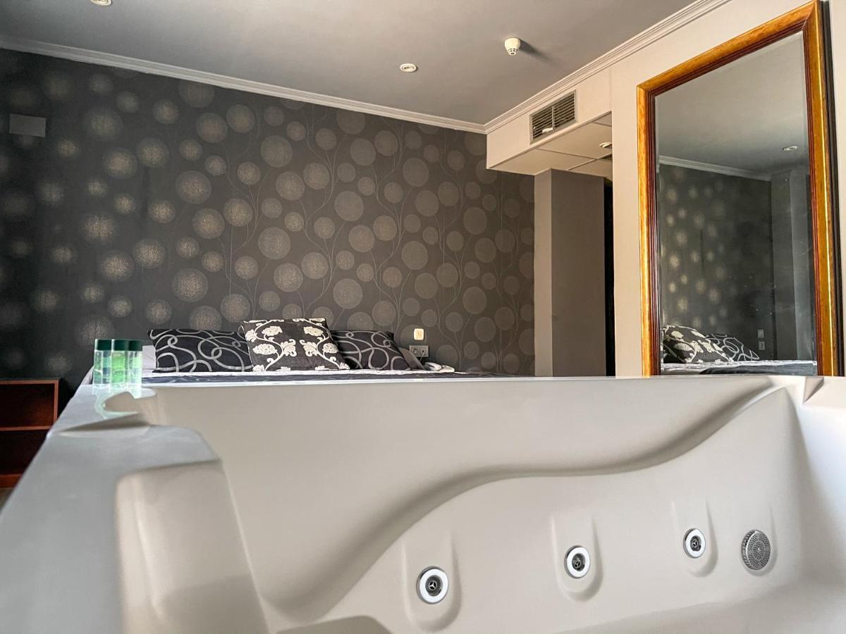 La Siesta Motel Villamarciel Екстериор снимка