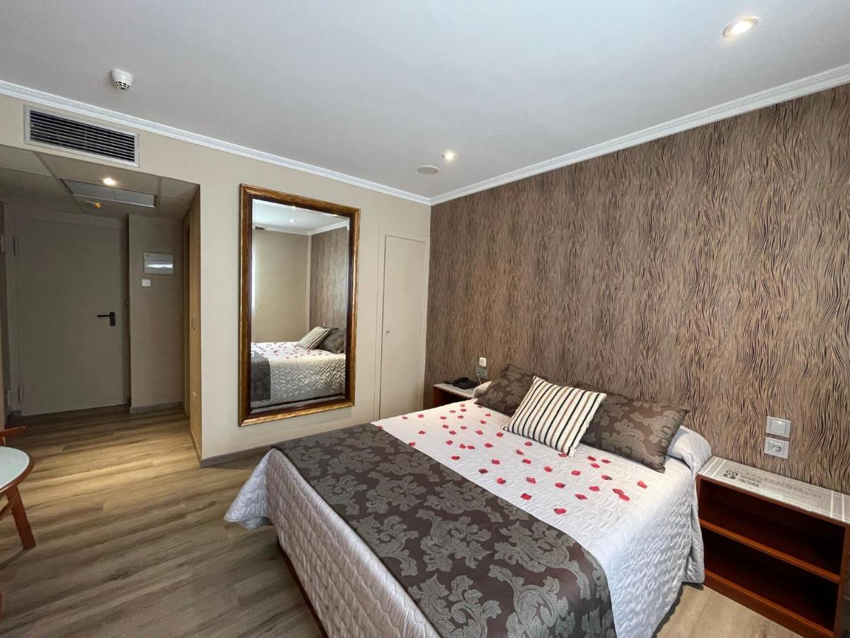 La Siesta Motel Villamarciel Екстериор снимка